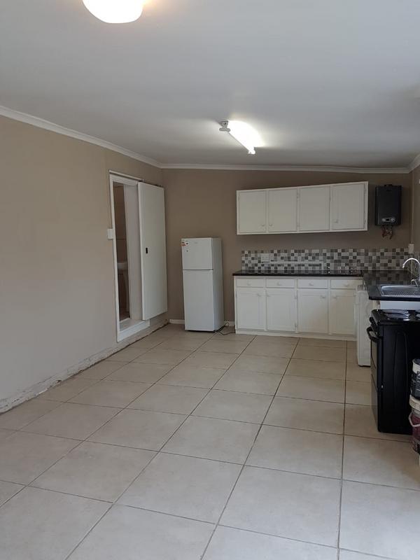 To Let 1 Bedroom Property for Rent in Grahamstown Central Eastern Cape